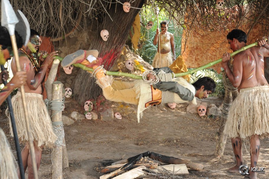 Dhanalakshmi Thalupu Thadithe